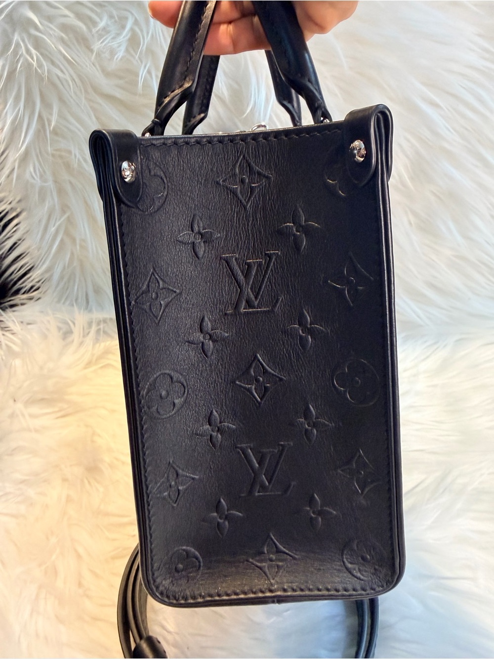 Louis Vuitton Black Leather Monogram Embossed On The Go PM with 2 straps - Picture 3 of 16